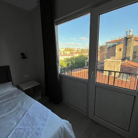 Aparthotel Esta 123 *
